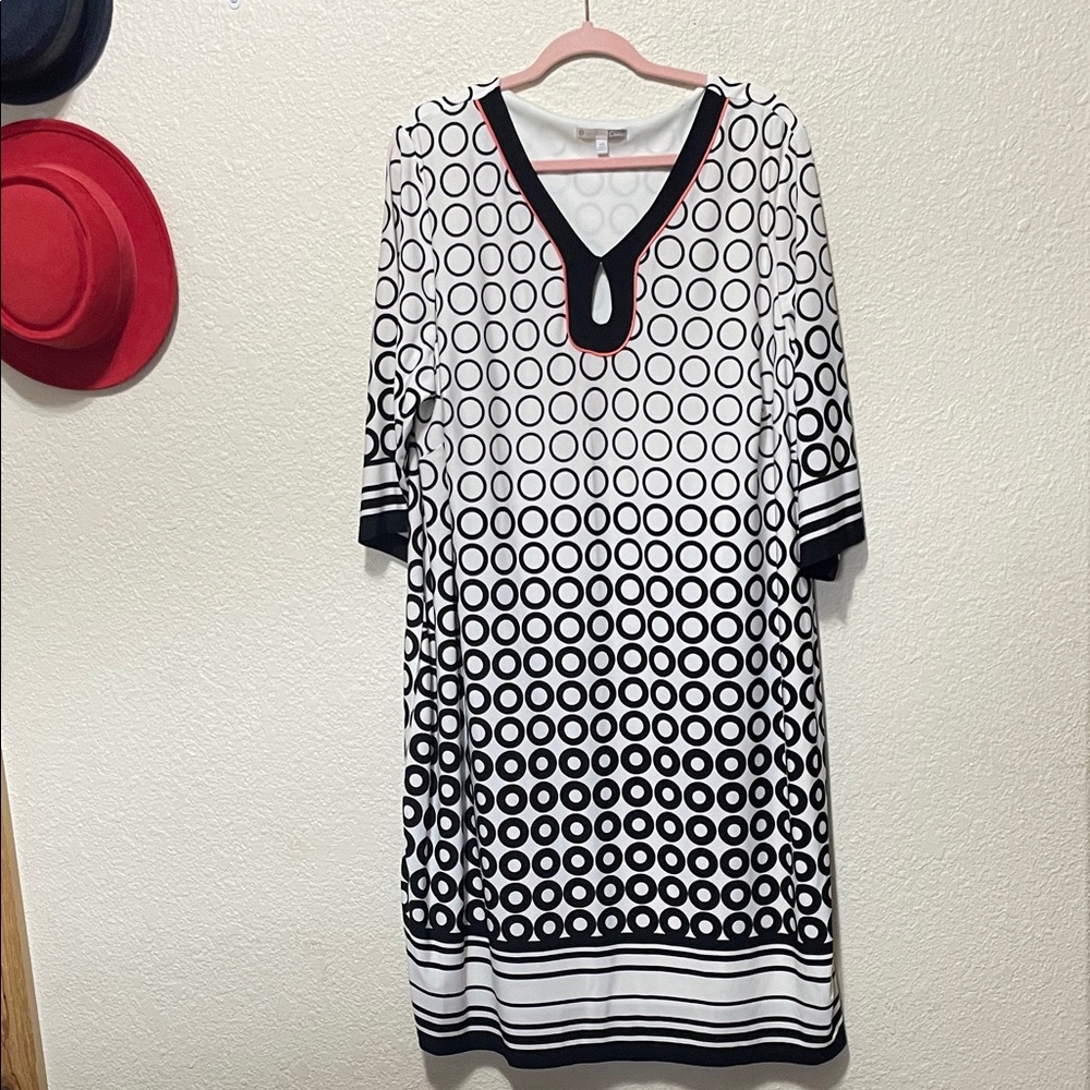 Signature Camryn Vintage White, Gray And Black Geometric Dress. Good Condition.